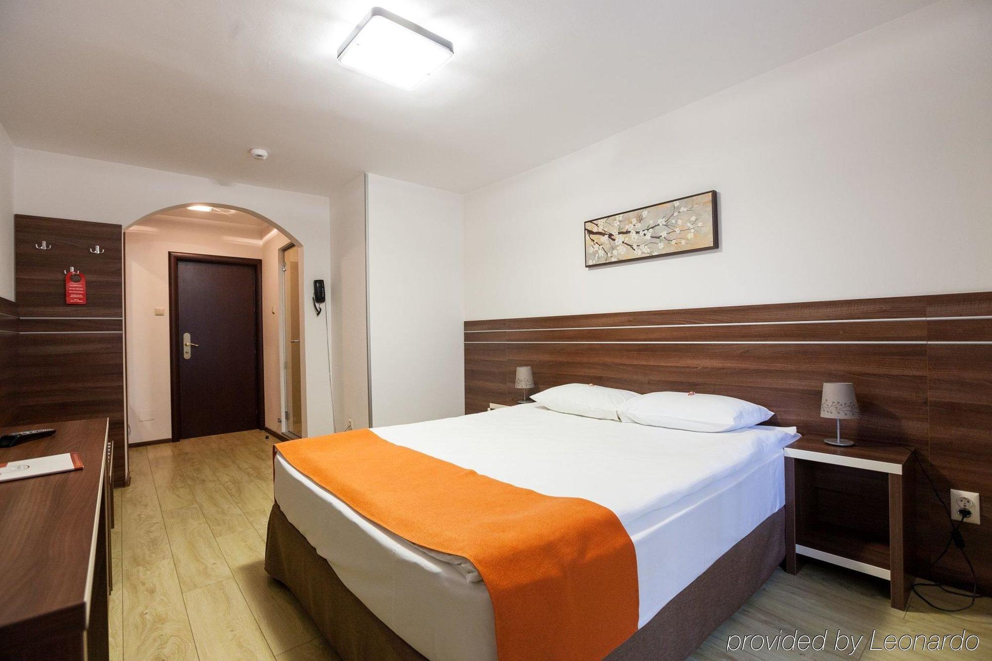 Hotel Nelisse Bukarest Kültér fotó