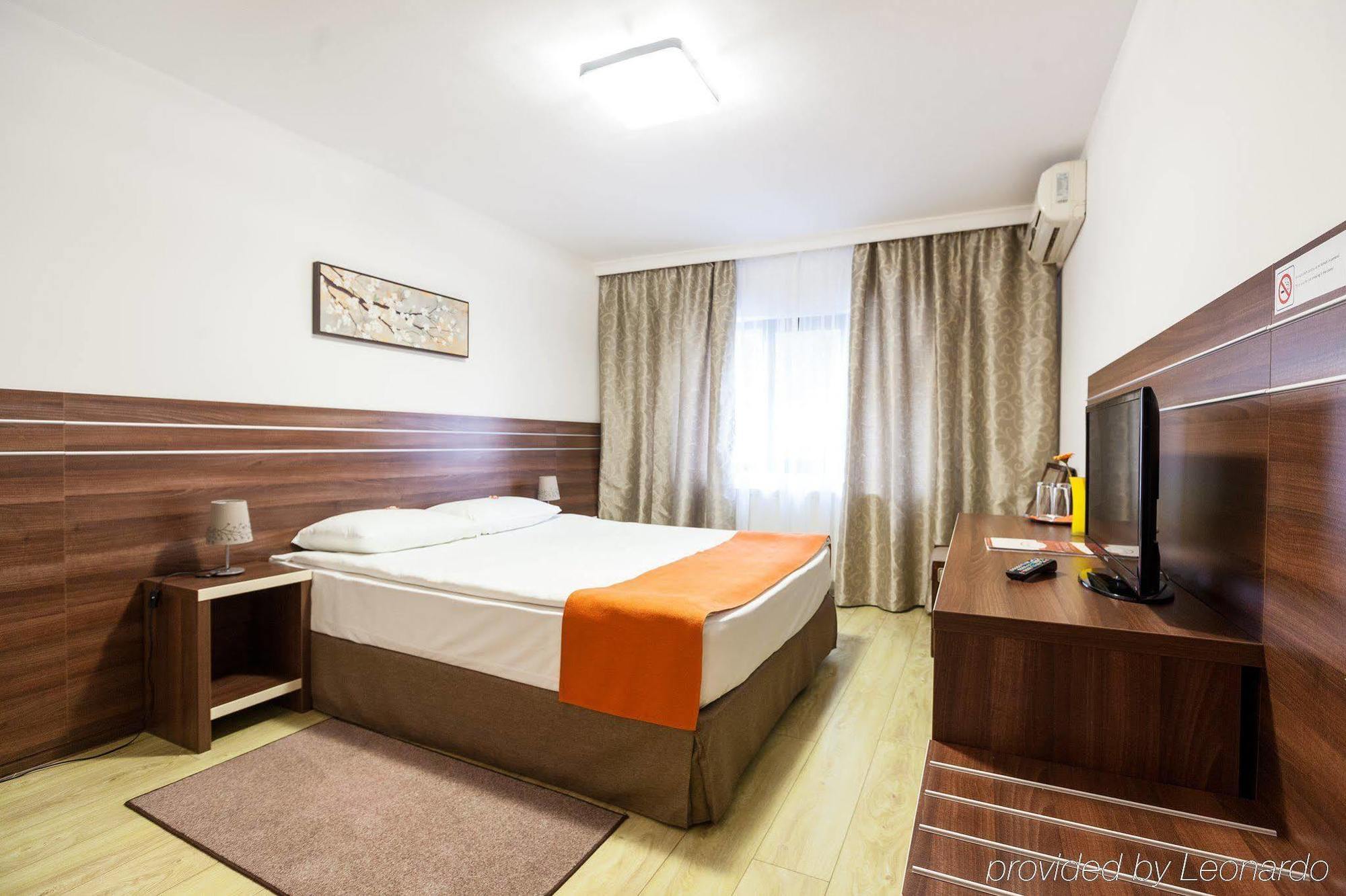Hotel Nelisse Bukarest Kültér fotó