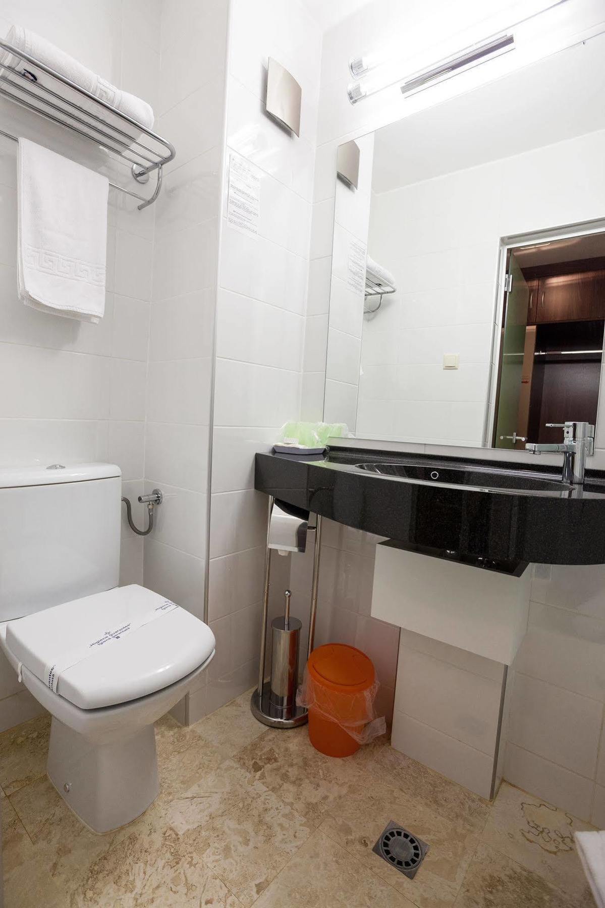 Hotel Nelisse Bukarest Kültér fotó