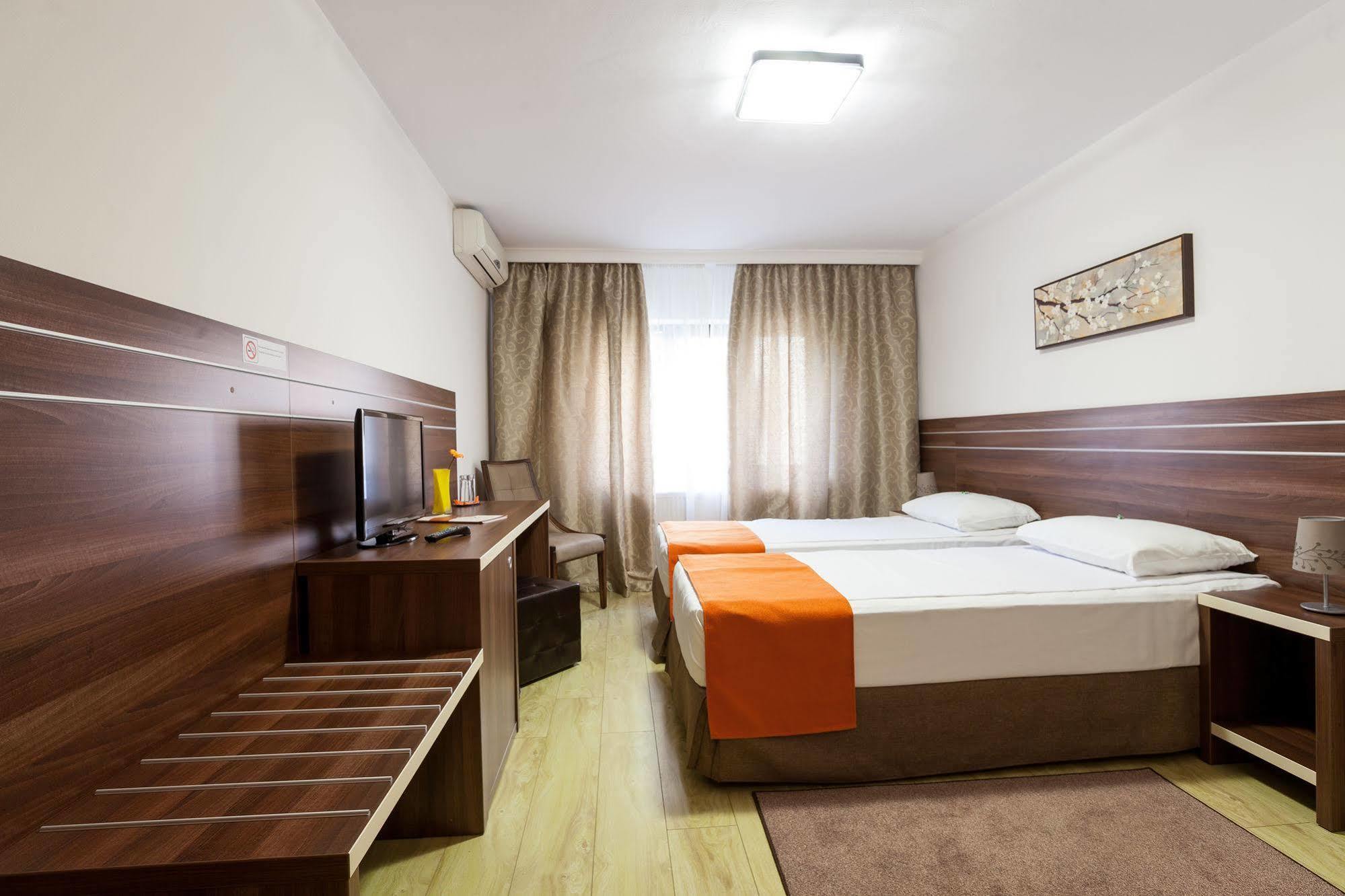 Hotel Nelisse Bukarest Kültér fotó