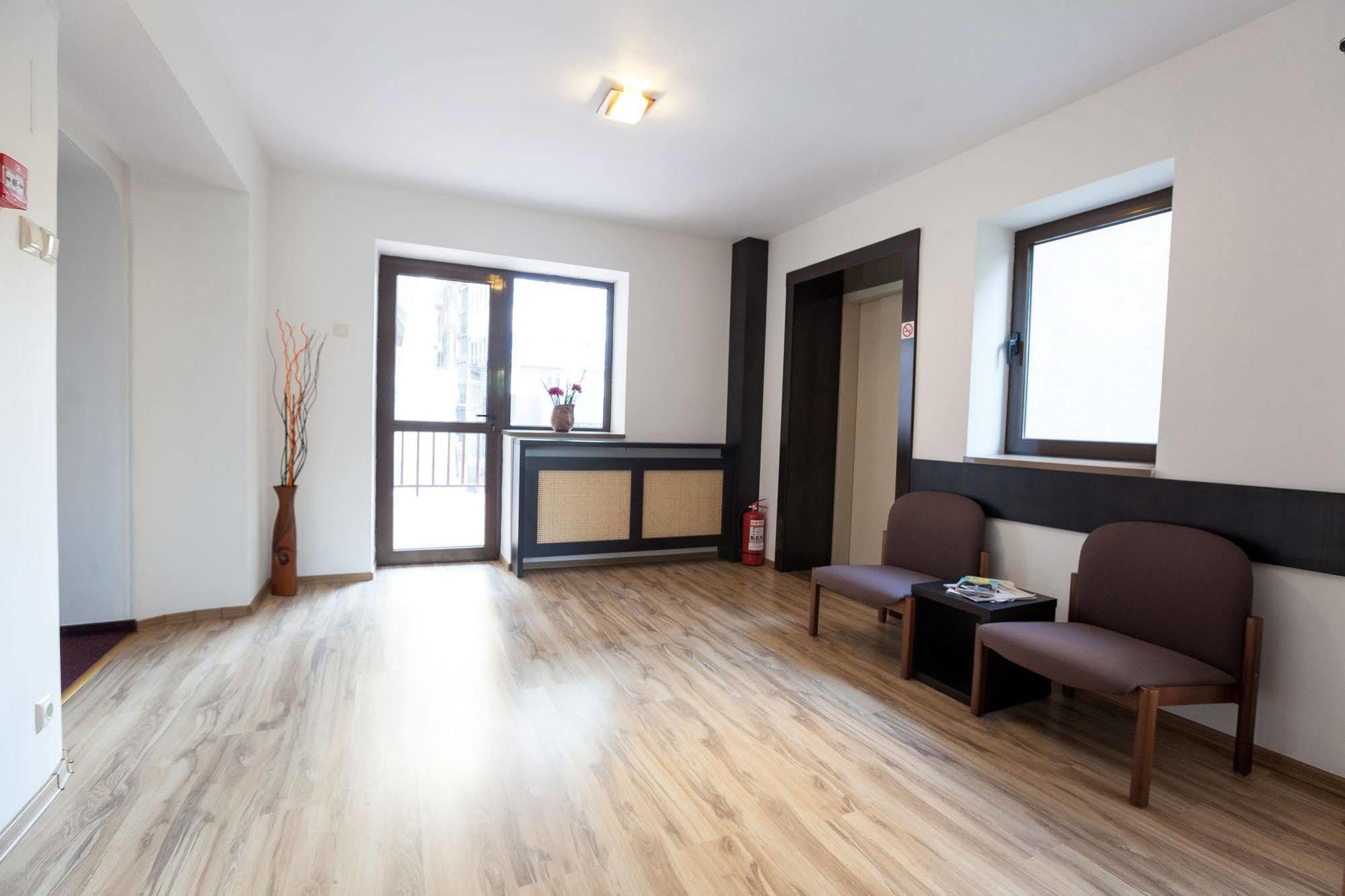 Hotel Nelisse Bukarest Kültér fotó