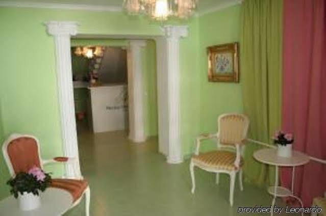 Hotel Nelisse Bukarest Kültér fotó