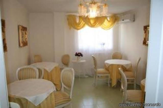 Hotel Nelisse Bukarest Kültér fotó